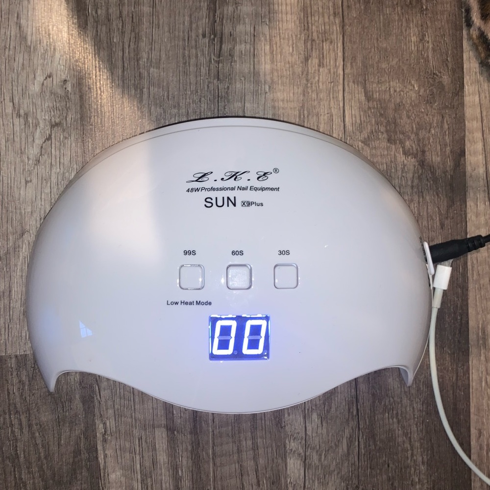 𝙿𝚛𝚘𝚏𝚎𝚜𝚜𝚒𝚘𝚗𝚊𝚕 𝙶𝚎𝚕 𝙻𝚊𝚖𝚙 - Picture 7 of 10